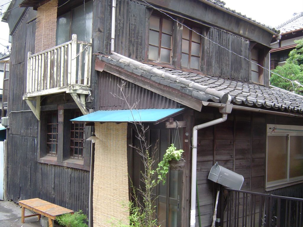 蔵に住む 東京の路地